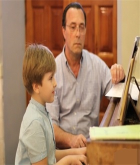 高端考試設備，國際專業考官隊伍